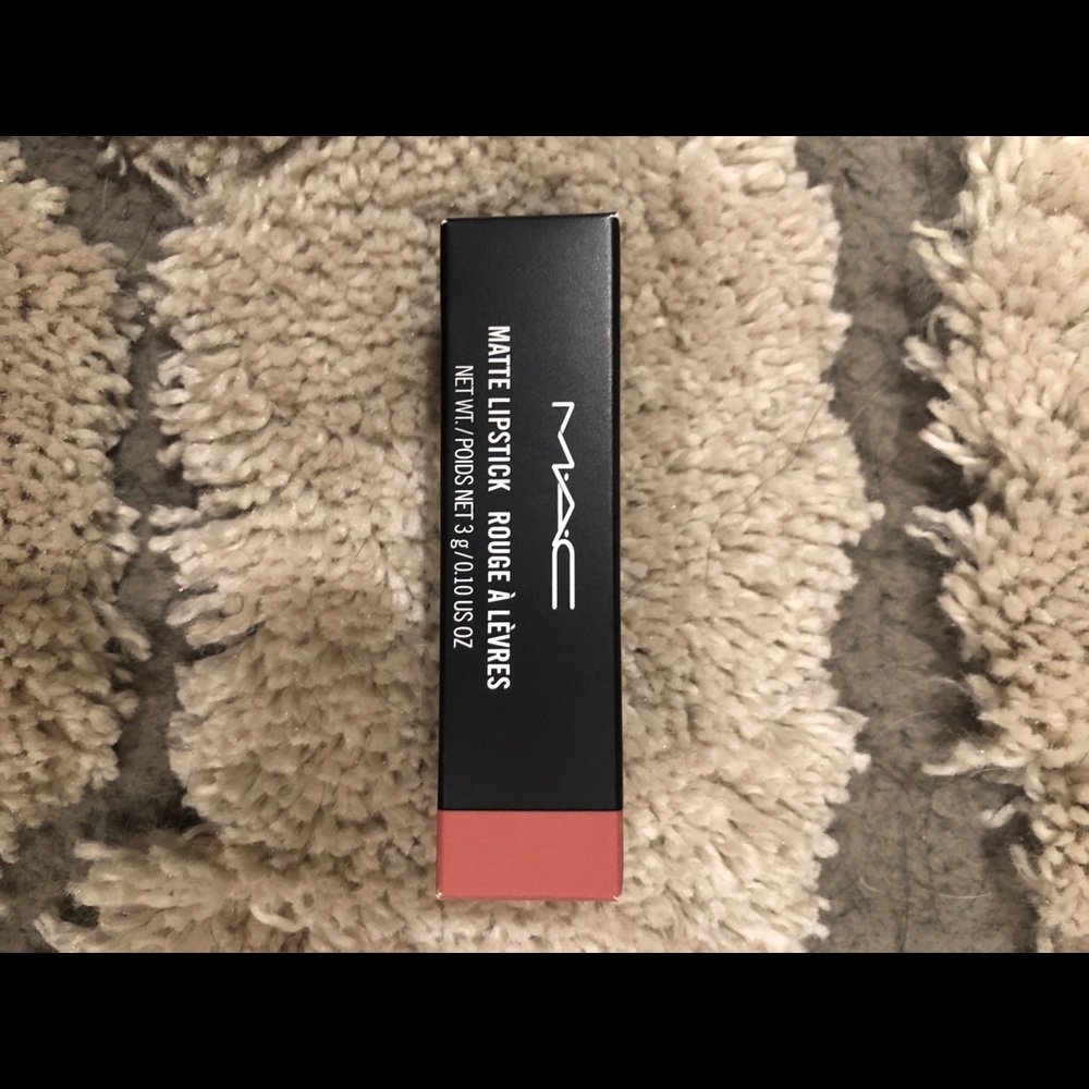 NWT Mac Matte Lipstick Honeylove